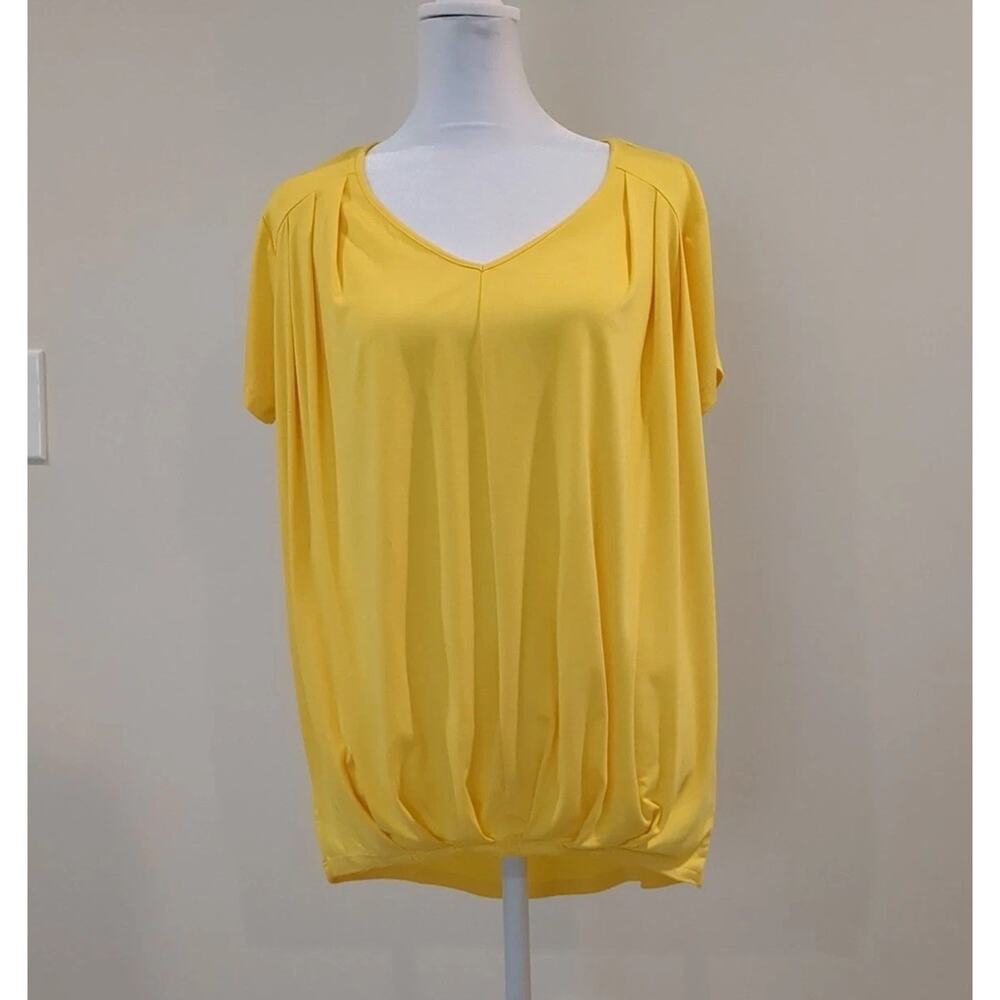 Cable & Gauge Womens Medium Yellow Short Sleeve VNeck Pleated Front Top High Low